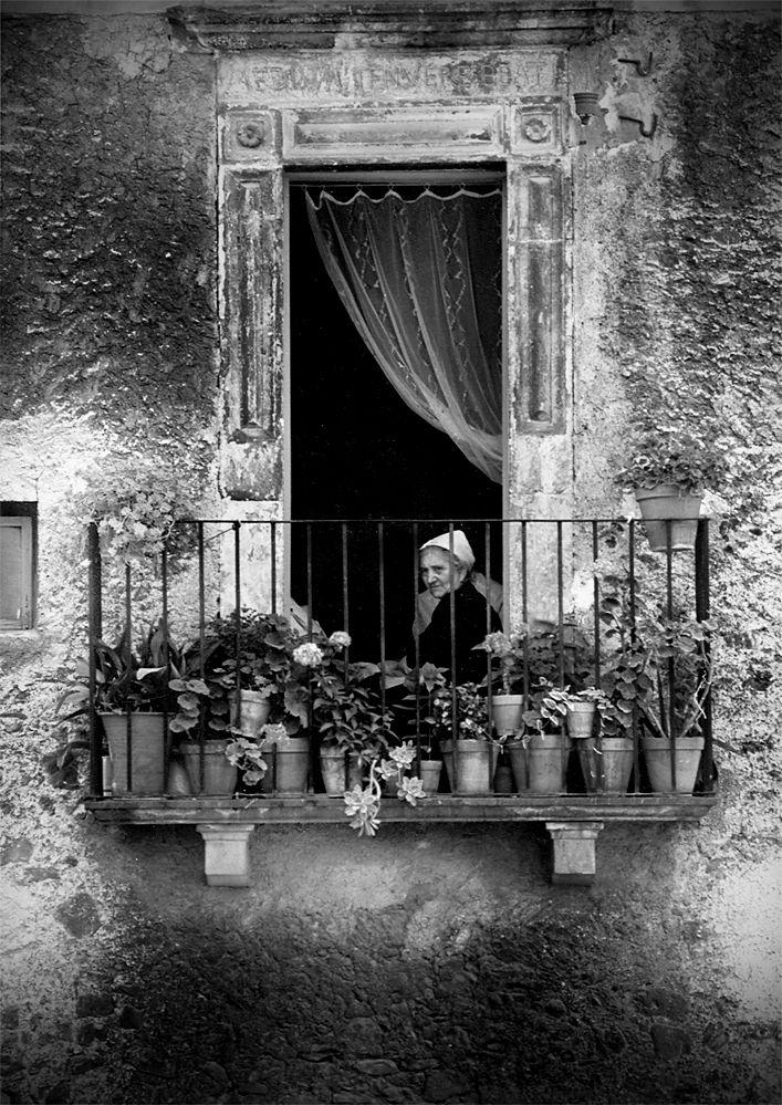 Vintage Black and White Windows Logo - Scanno, glimpses of a charming village. By Edmondo Senatore