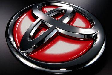 Red Toyota Logo - TOYOTA iQ JDM HEAT RED/W HYBRID TOYOTA LOGO REAR EMBLEM STICKER ...