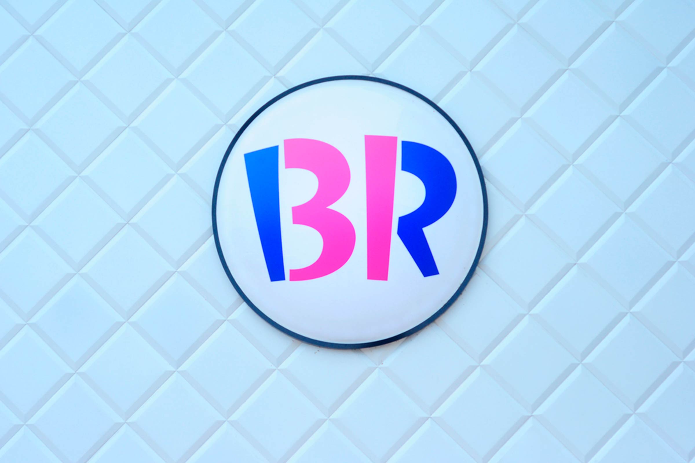 Baskin-Robbins Logo - There's a Hidden Symbol in the Baskin Robbins Logo | Reader's Digest