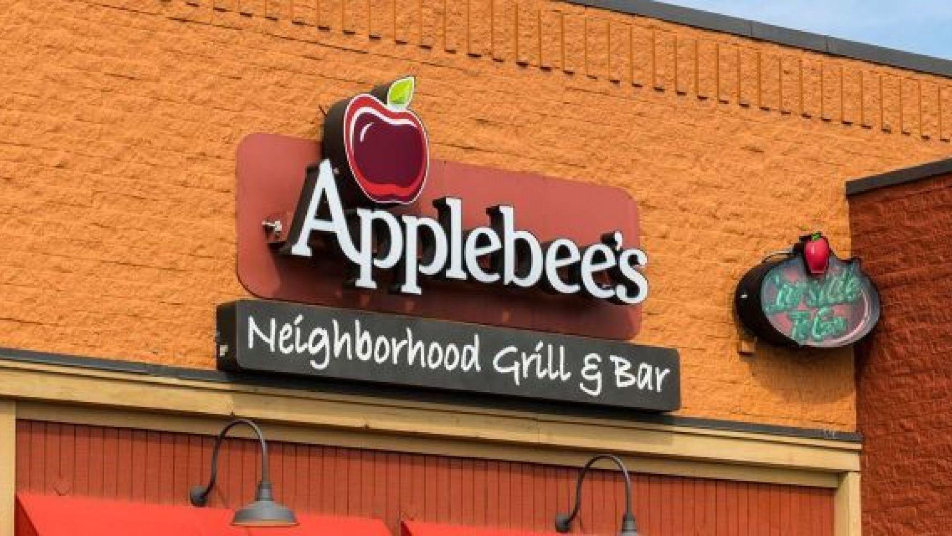 Applebee's Old Logo - Applebee's customers considering lawsuit after baby was burned by ...