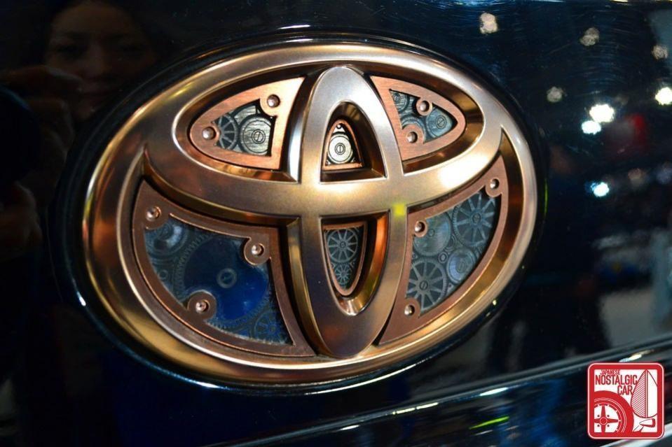 Retro Toyota Logo - A very interesting and unique toyota logo with clockwork internals ...