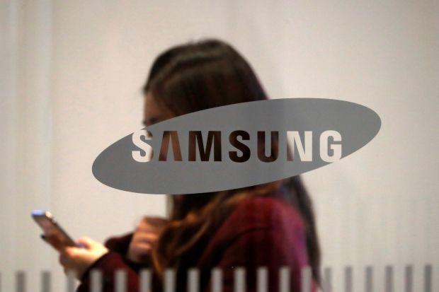 Samsung Electronics Logo - Samsung Echoes Apple's Gloomy Outlook as Tech Woes Get Worse