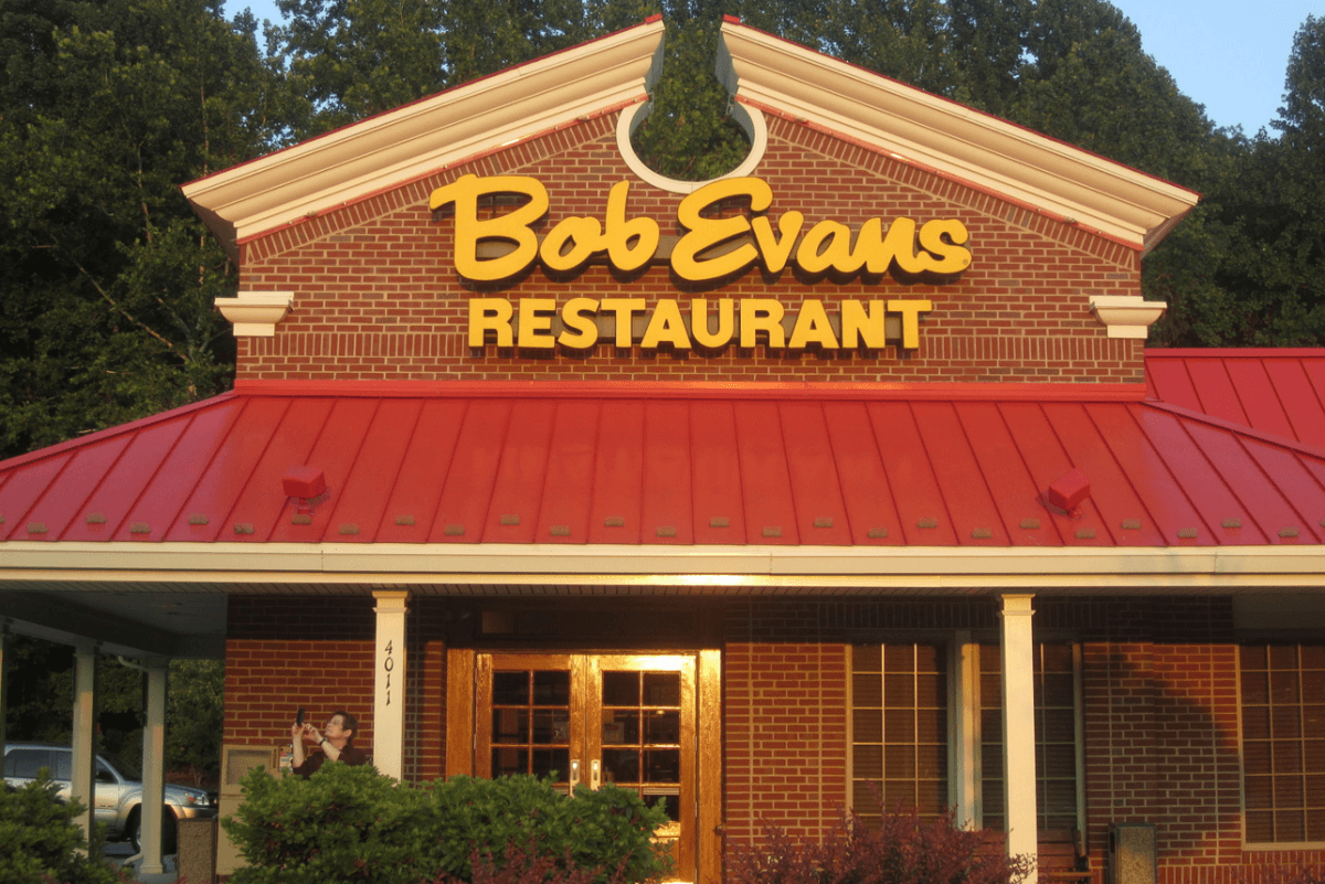 Bob Evans Restaurant Logo - Bob Evans Farm to close 27 restaurants, including one in Memphis ...