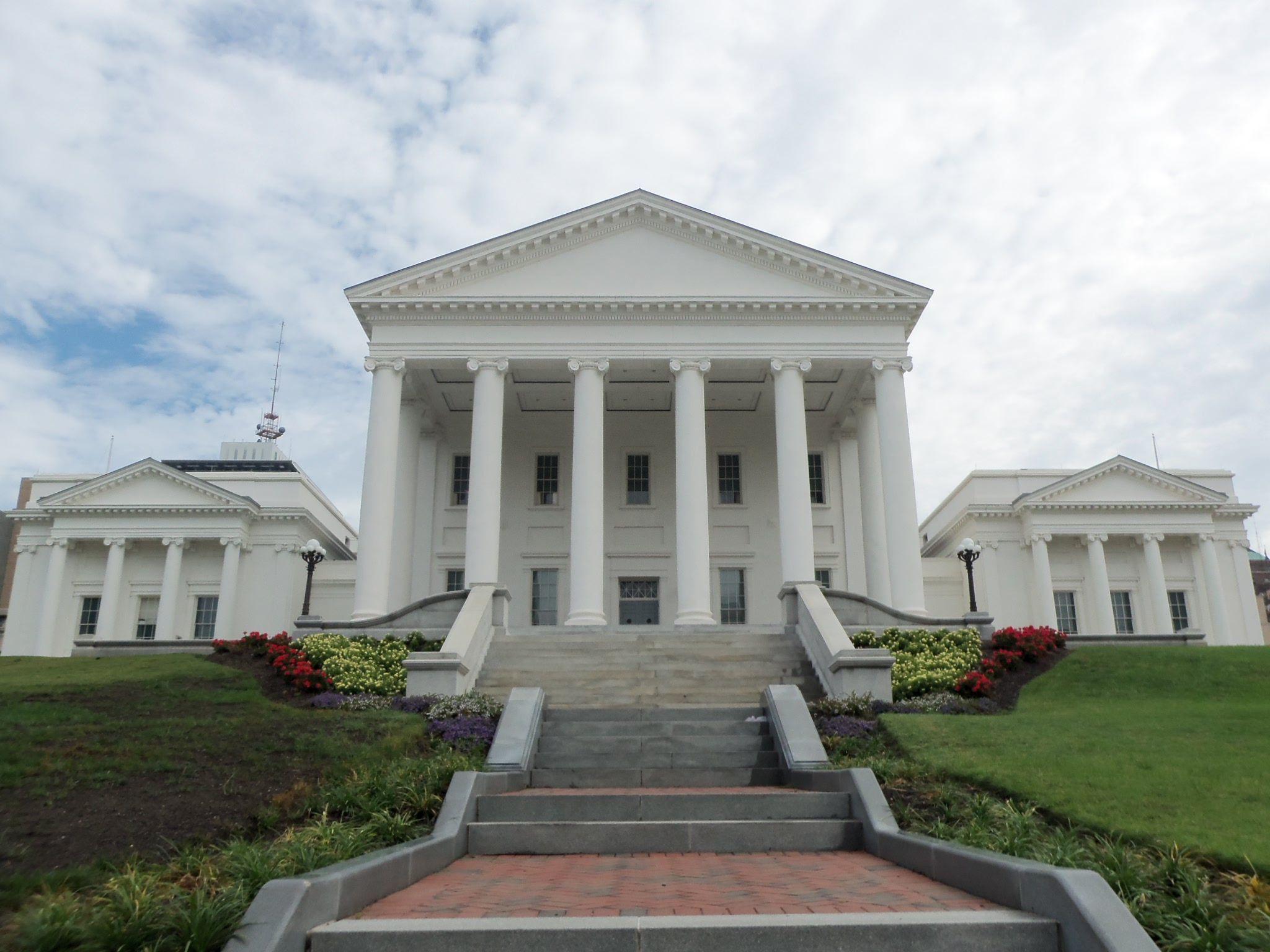 Virginia Supreme Court Logo - Virginia Supreme Court Building - Colonial Ghosts