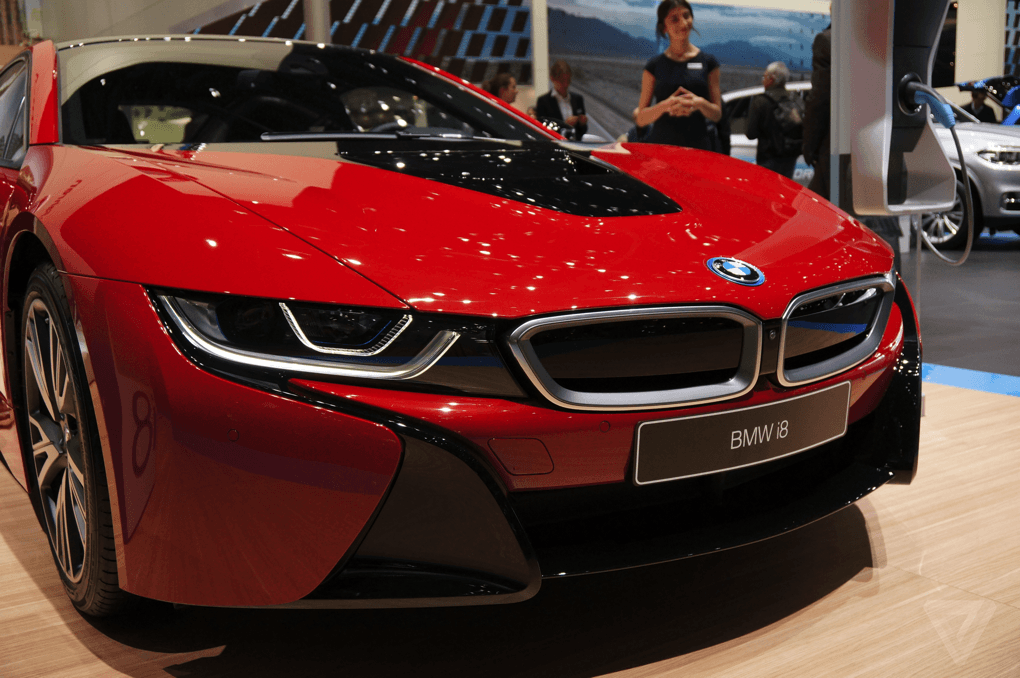 Red BMW Car Logo - BMW's i8 is even prettier in Protonic Red