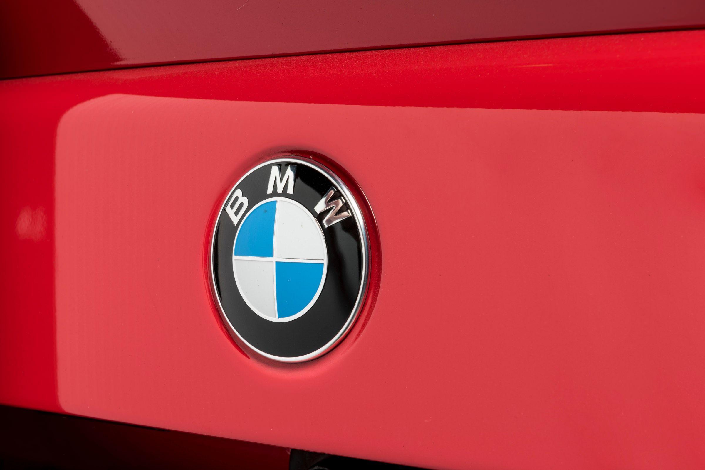 Red BMW Car Logo - 1988 BMW E30 M3 EVO 2