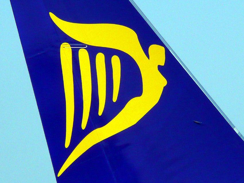 Yellow Airline Logo - Ryanair B737 Tail Harp | It took me a while to realise that … | Flickr