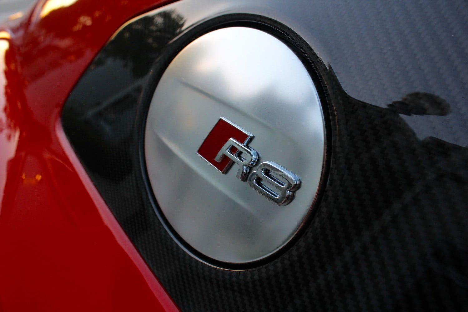 R8 V10 Logo - Audi R8 V10 Plus Review