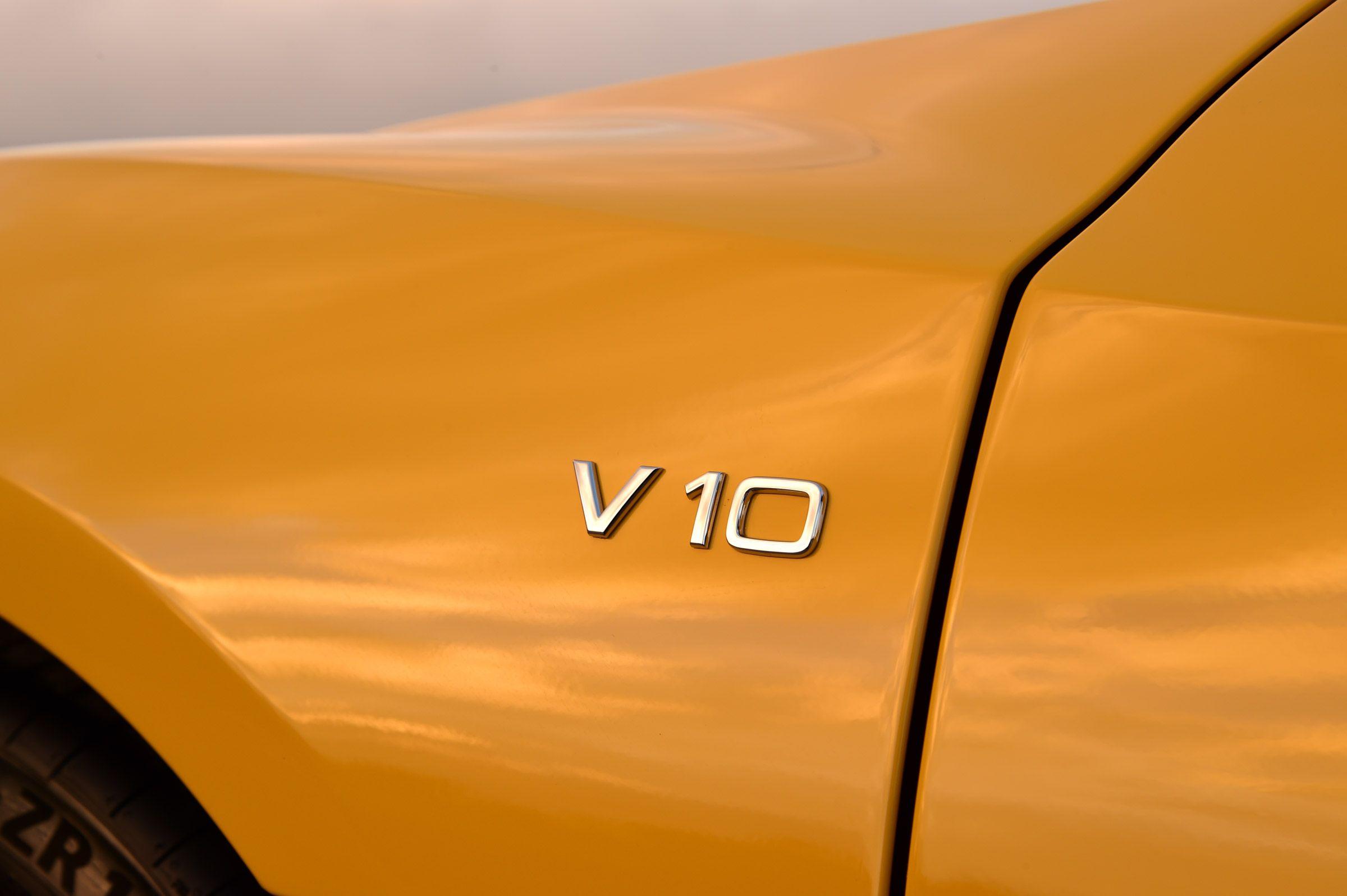 R8 V10 Logo - New Audi R8 V10 2015 - pictures | Auto Express