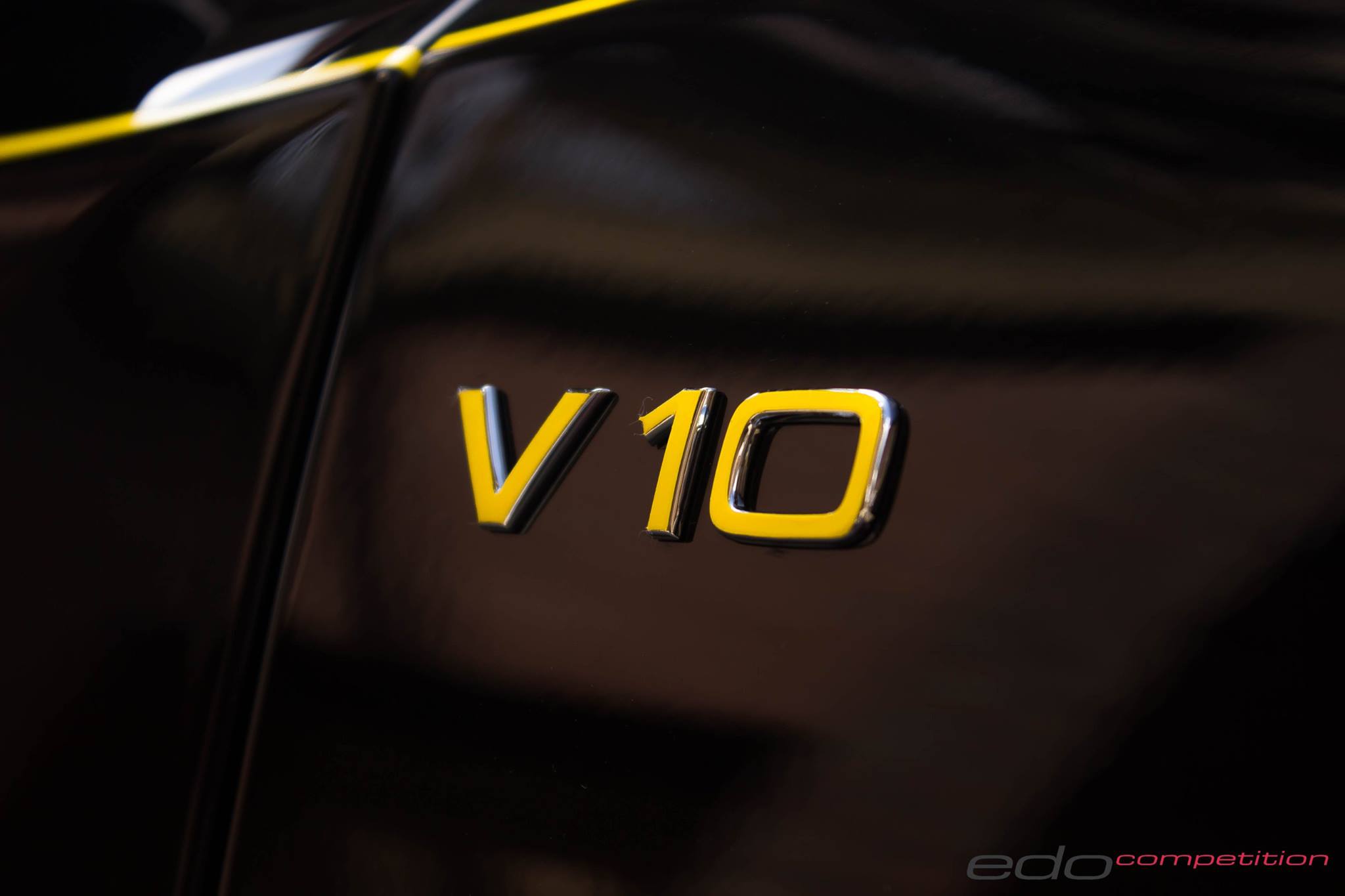 R8 V10 Logo - Audi R8 V10 Tuned by Edo Looks Like the Lamborghini Centenario ...