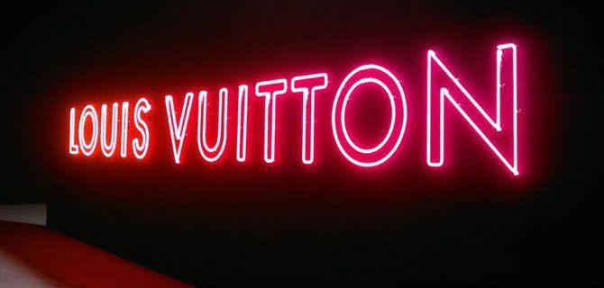 BAPE Neon Logo - LOUIS VUITTON'. 〽੫§ŧ β ˞A͛˞╚»ᖮჂ̰̻̈̾!̣❡ℕ̬̌ᖮ«╝❗. Neon