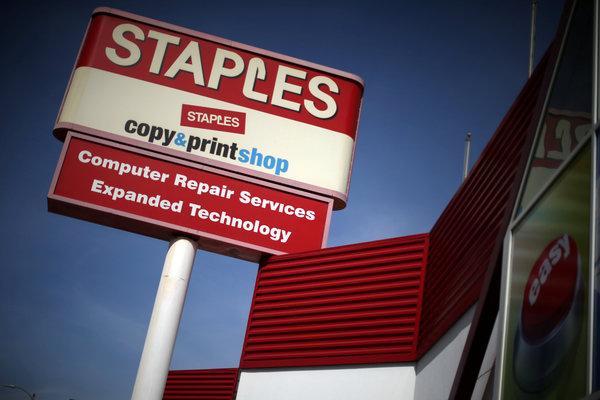 Staples New Logo - Staples to Sell for $6.9 Billion, and Its New Owner Has an Uphill ...