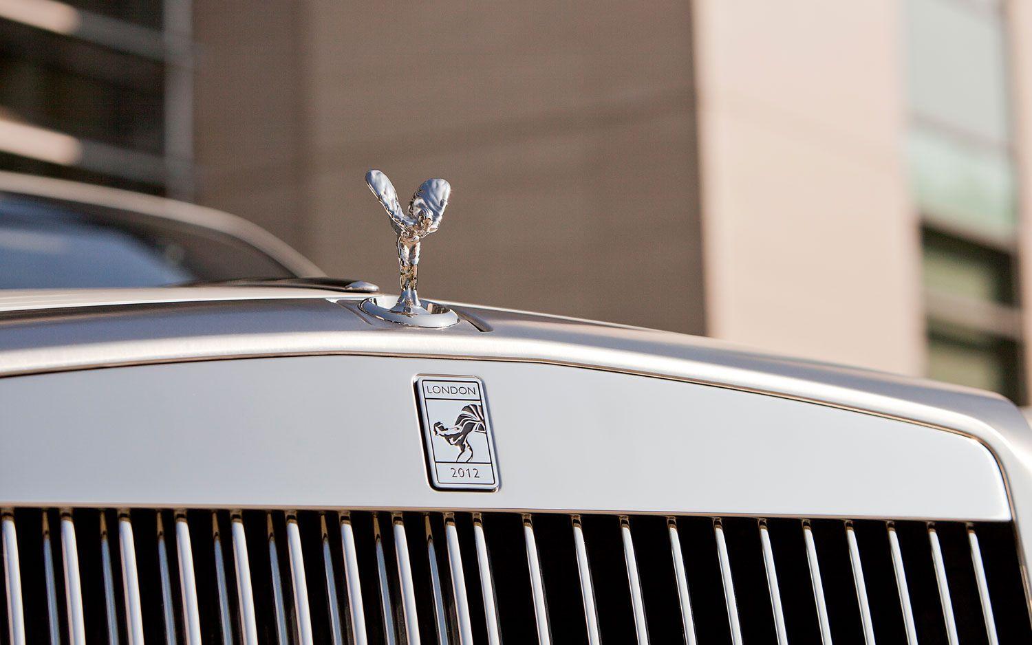 RR Car Logo - New Look: Rolls-Royce Changes Logo for Olympics Closing Ceremony ...