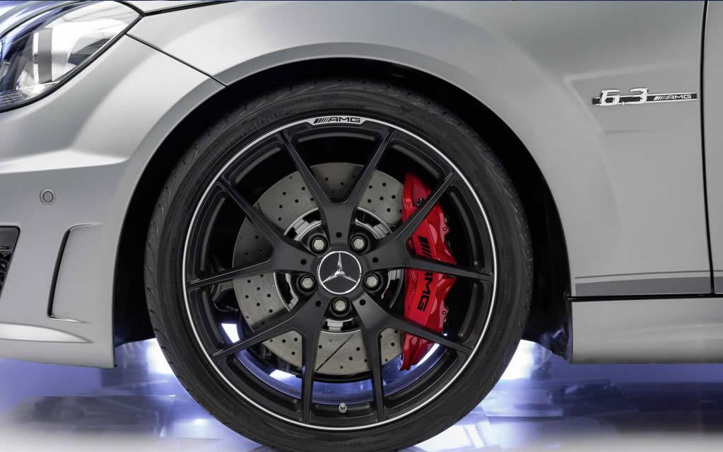 AMG Mercedes Calipers Logo - Picking The Best Brakes For Your Mercedes Benz