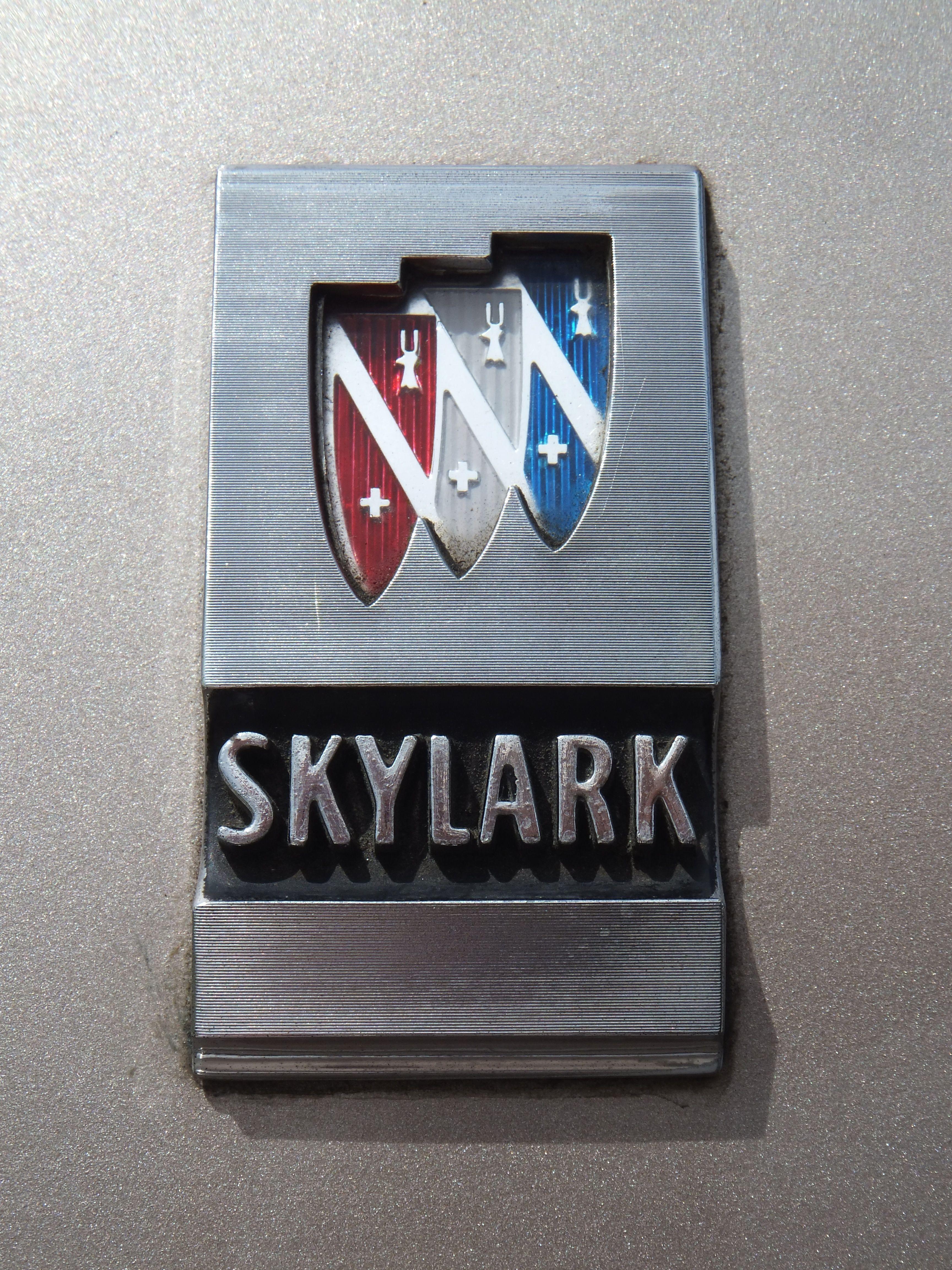 Buick Skylark Logo - File:Buick Skylark Logos.jpg - Wikimedia Commons