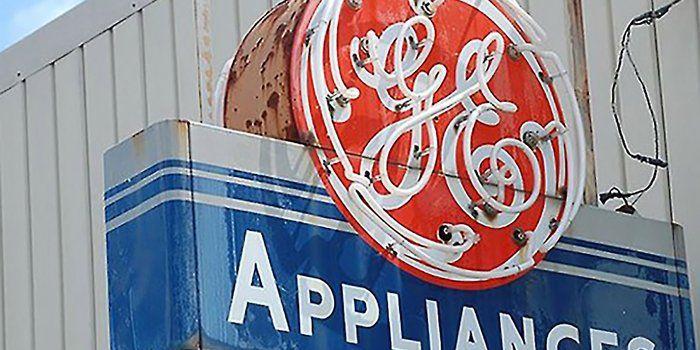 Old General Electric Logo - How 122-Year-Old General Electric Is Killing It on Social Media
