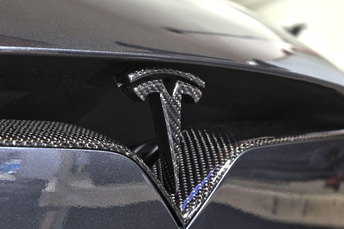 Tesla Model X Logo - Carbon Fiber 