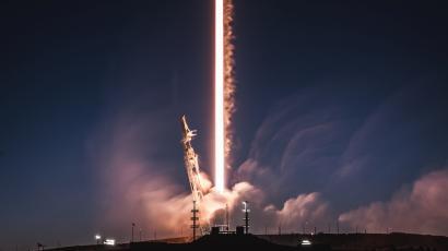 SpaceX Rocket Logo - Elon Musk's SpaceX has launched its 50th Falcon 9 rocket to orbit ...