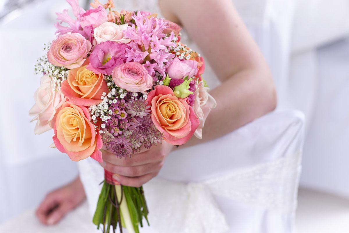 Bouquet Floral Logo - The Hidden Symbolism in Your Wedding Bouquet