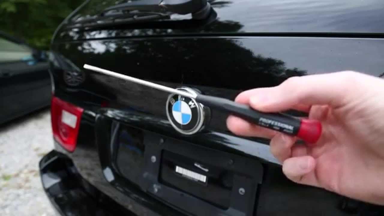 BMW X5 Logo - BMW X5 Rear Roundel Emblem Removal and Installation E53 - YouTube