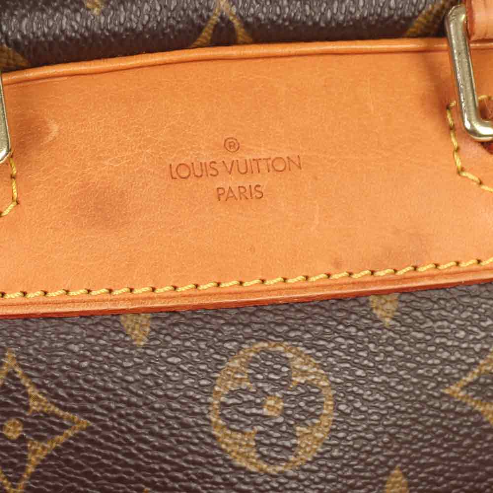 Close Up of Louis Vuitton Logo - LOUIS VUITTON Monogram Trouville