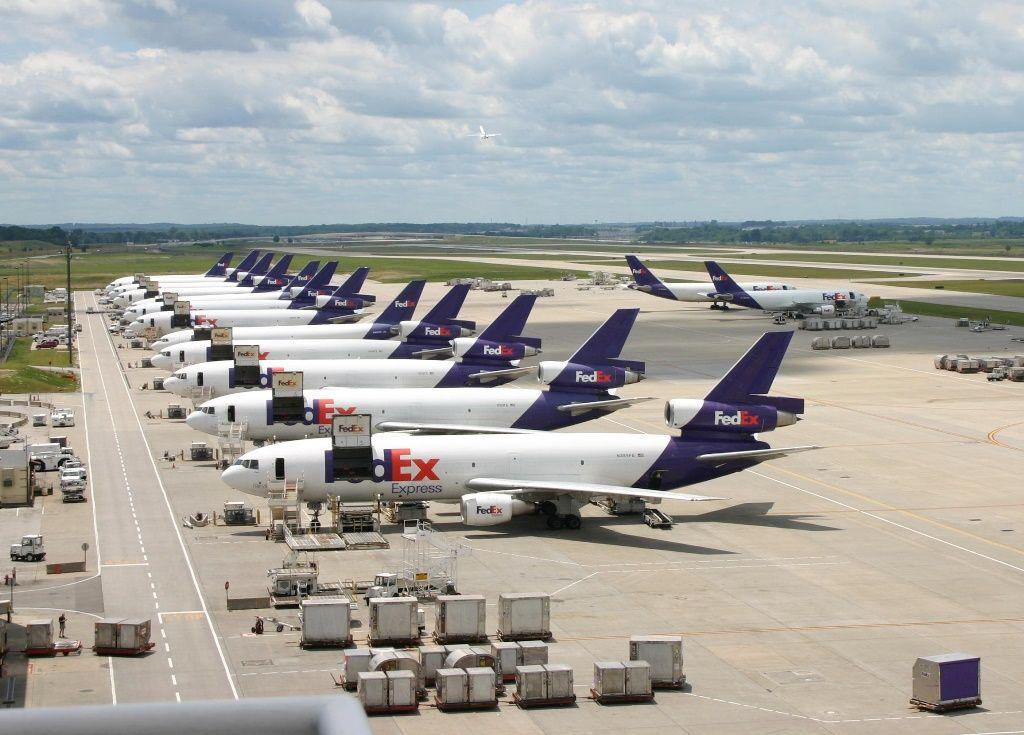 FedEx Airlines Logo - FedEx to link Guangzhou and Memphis hubs ǀ Air Cargo News