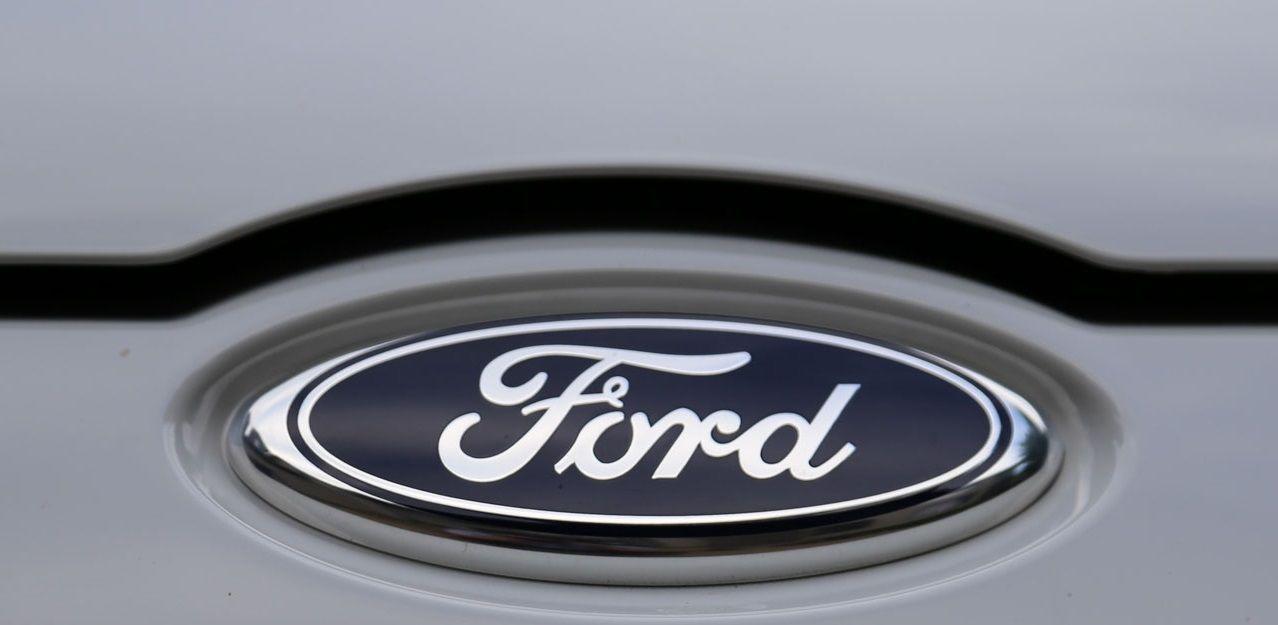 Ford C-Max Logo - 2Black Carbon Fiber Skin Emblem Sticker Ford S Max B Max C Max II ...