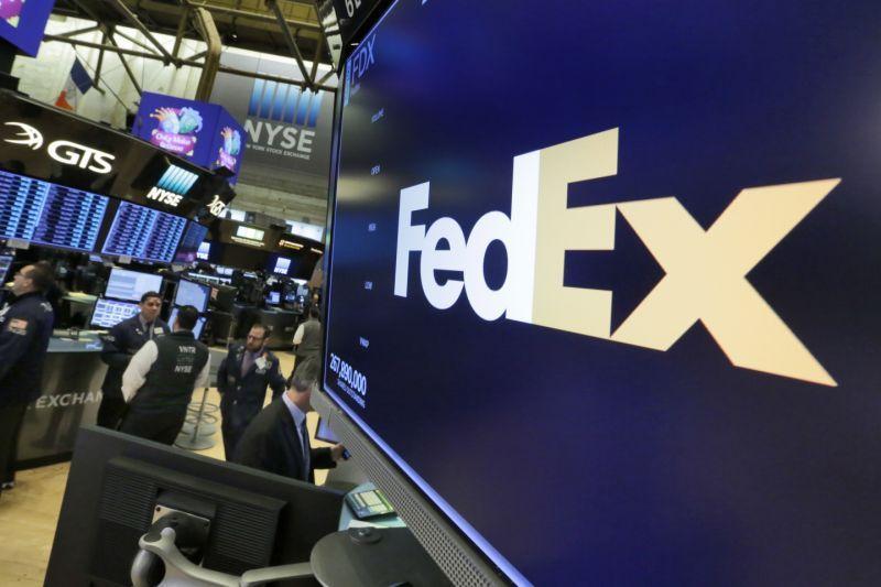 FedEx International Logo - FedEx plans buyouts after weak international 2Q shipping