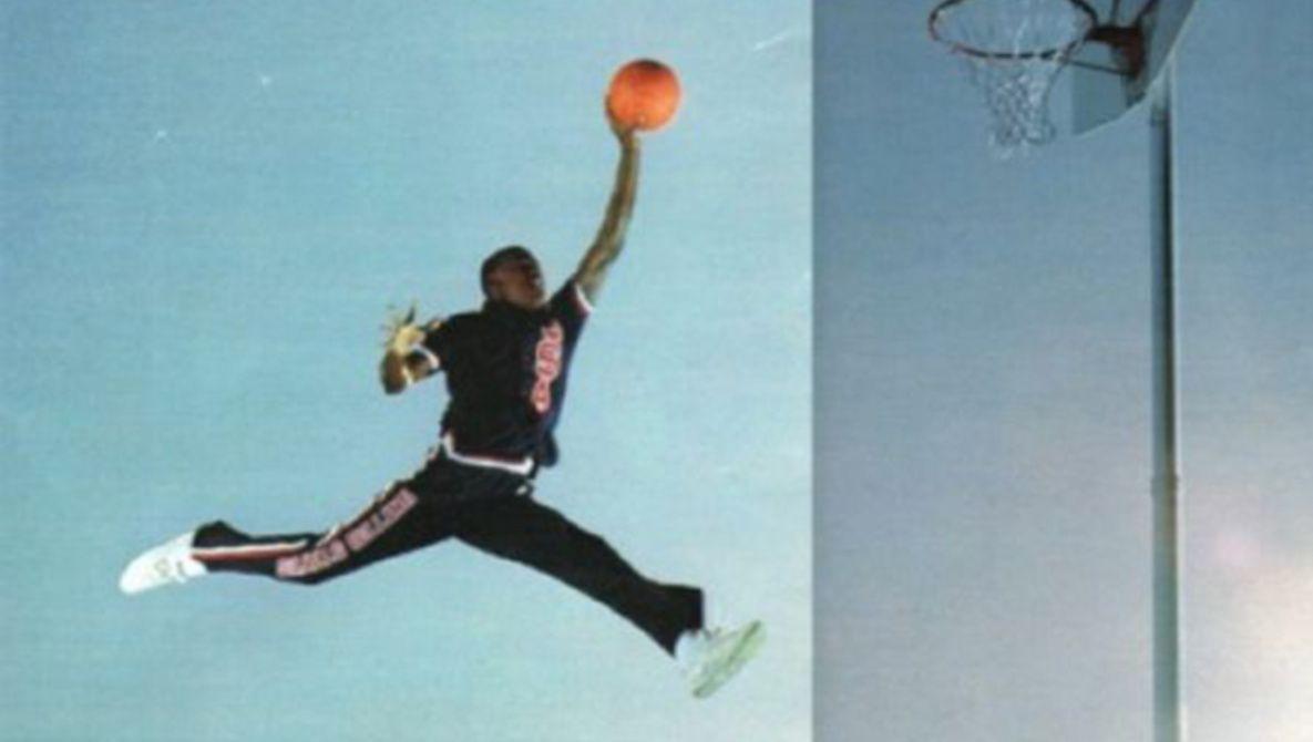 Michael Jordan Dunk Logo - Photographer Claims Nike 'Jumpman' Logo Stolen from His Photo of ...