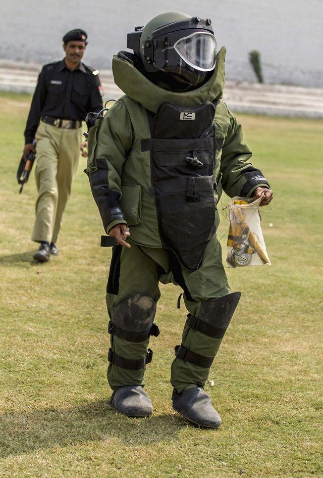 Military Bomb Squad Logo - Silent Heroes: Bomb Disposal Squads of Pakistan | The Express Tribune