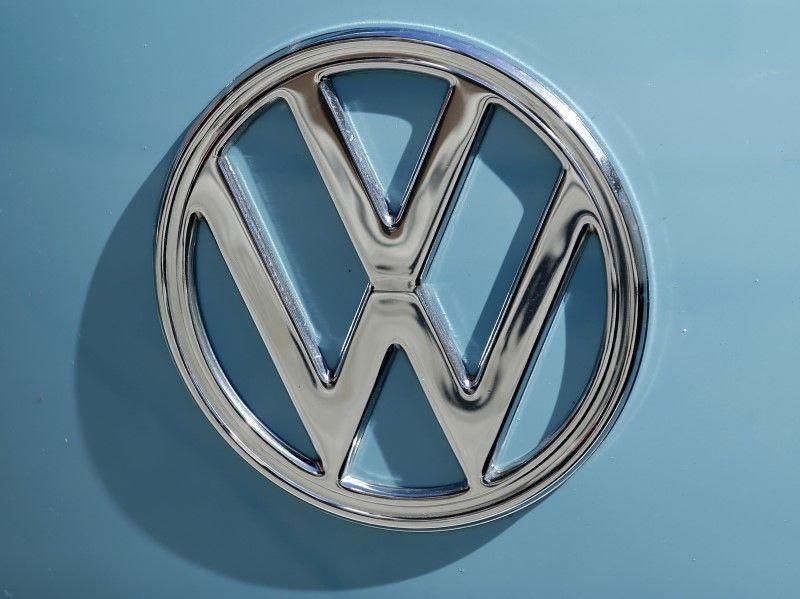 Old Volkswagon Logo - VW supervisory board backs endorsement of former top managers - source
