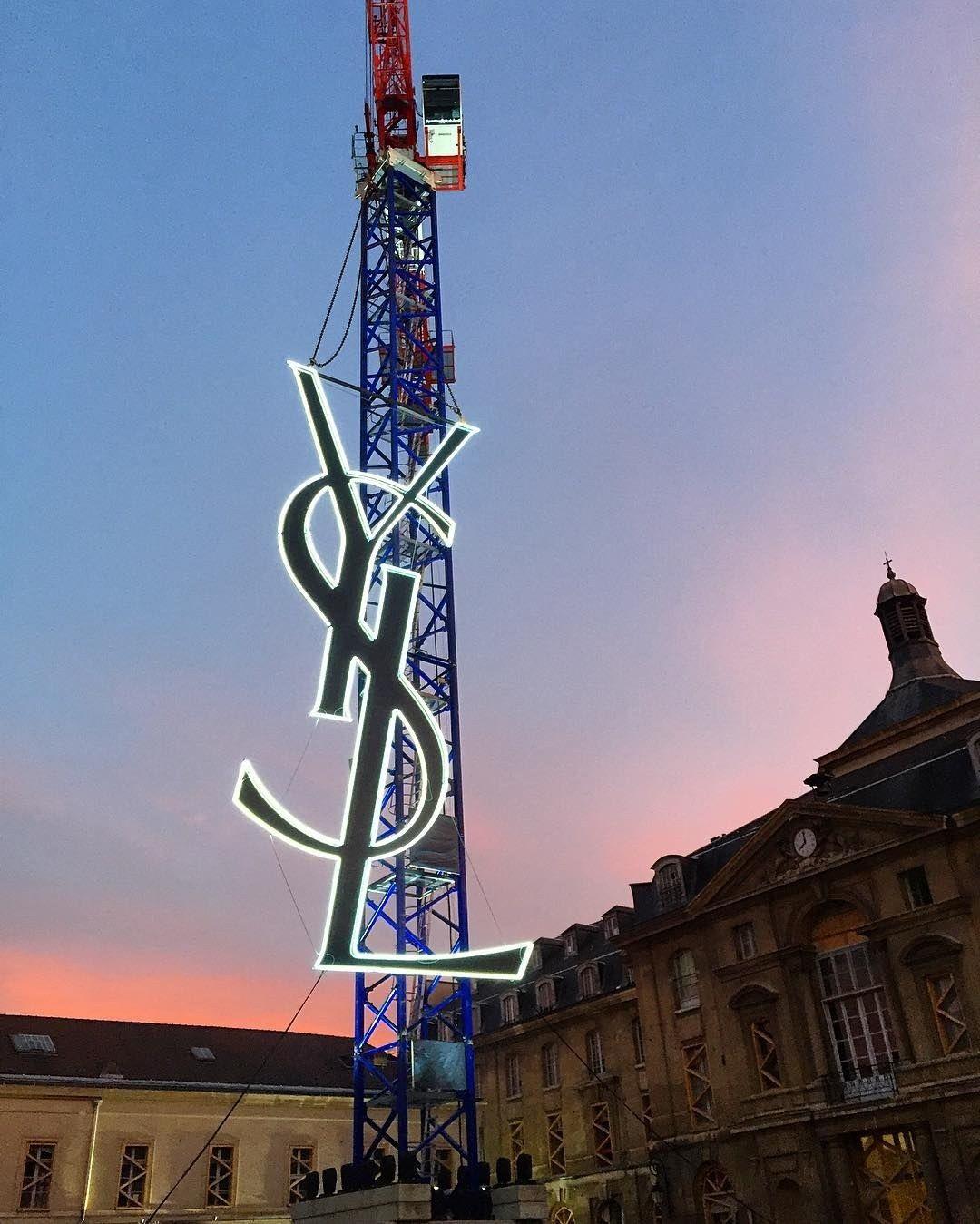 YSL Paris Logo - Saint Laurent Spring 2017 Paris Fashion Week News