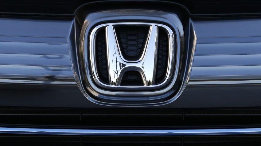 Melting Honda Logo - Why is the trim melting off my car?