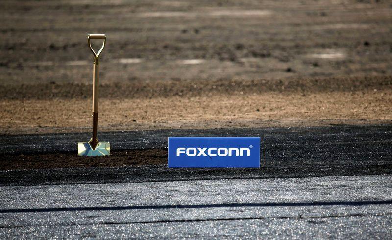 Foxconn Logo - Apple assembler Foxconn considering iPhone factory in Vietnam: state