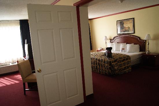 Red Roof Inn and Suites Logo - DAYS INN BY WYNDHAM MUSKEGON - Prices & Hotel Reviews (Muskegon ...