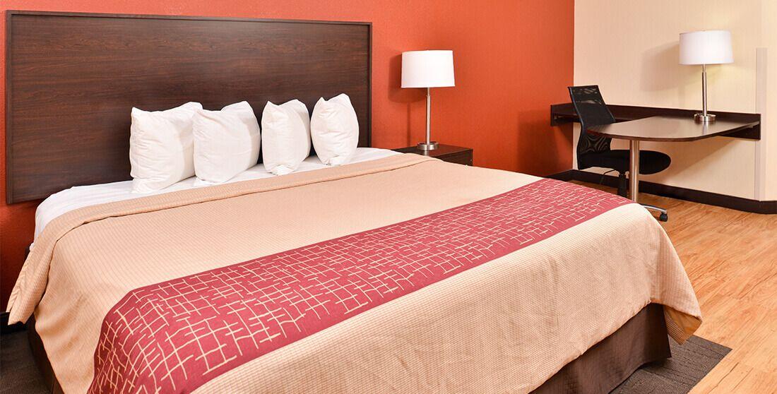 Red Roof Inn and Suites Logo - Cheap Hotels in Columbus, OH. Red Roof Inn & Suites