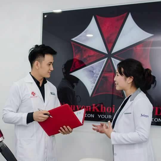Re Umbrella Logo - A Vietnamese skincare clinic is using Umbrella Corps' logo, and they