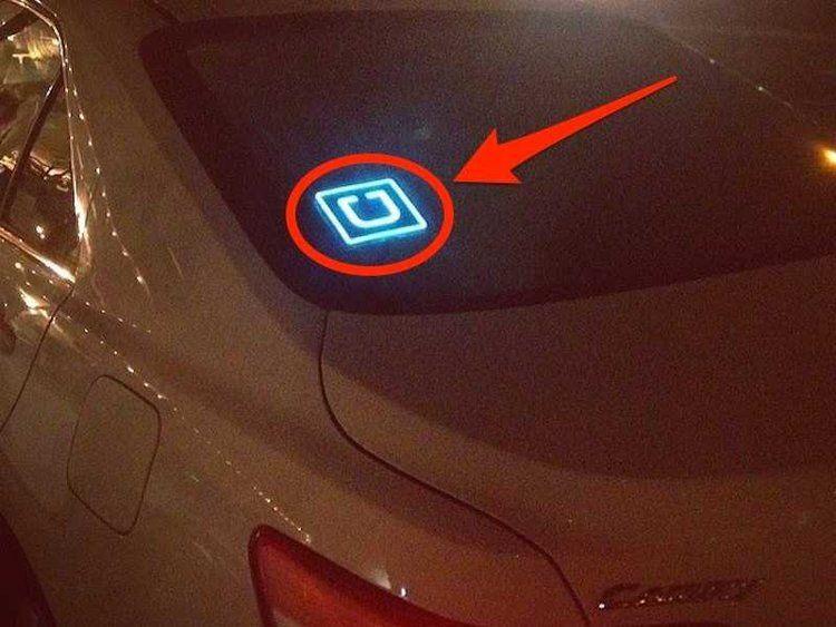 Illuminating Uber Logo - Uber has created a thriving black market for flashing 'U' signs ...