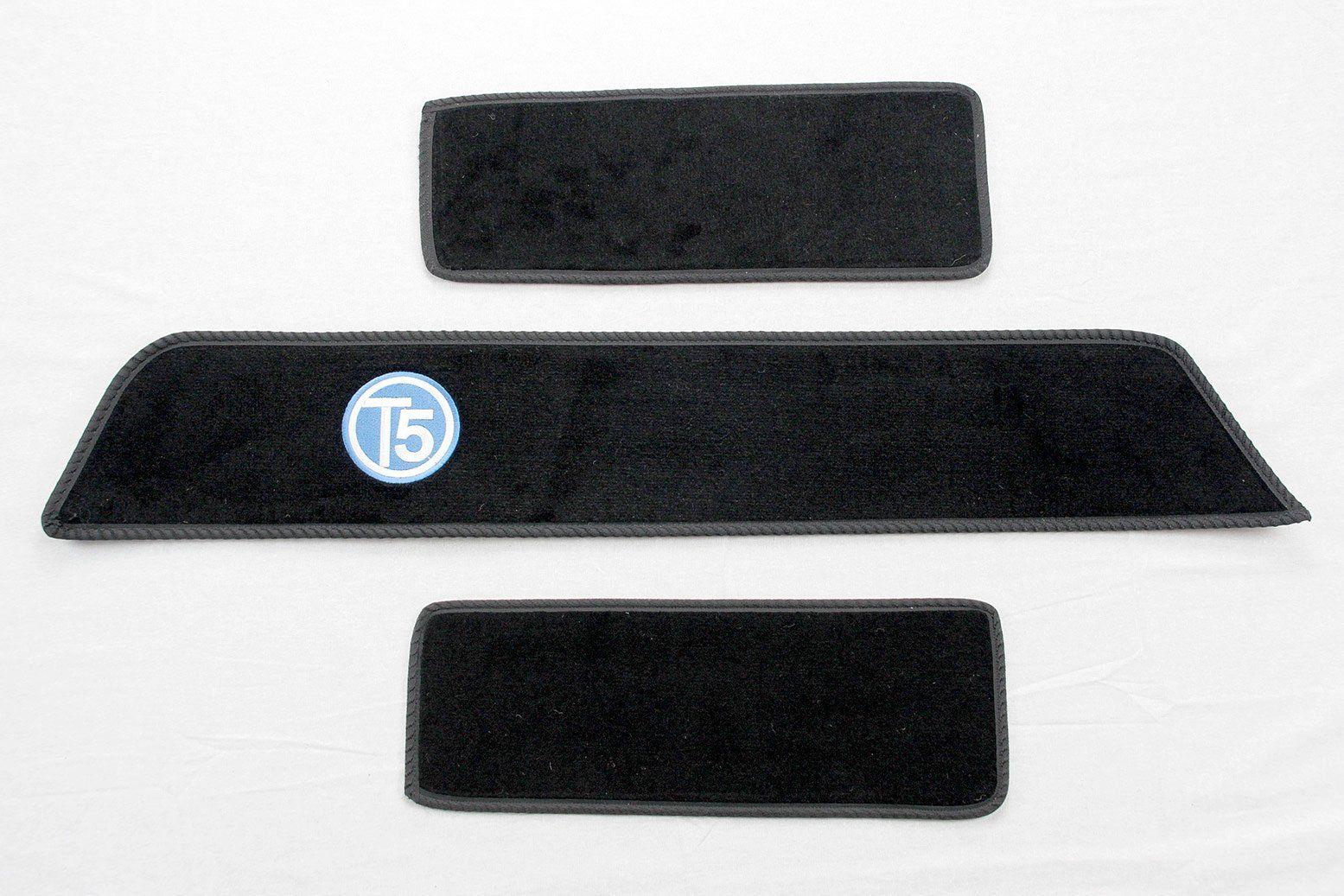 Black and White with Blue Circle Logo - T5 Blue circle logo Side Steps. Rugs for Bugs