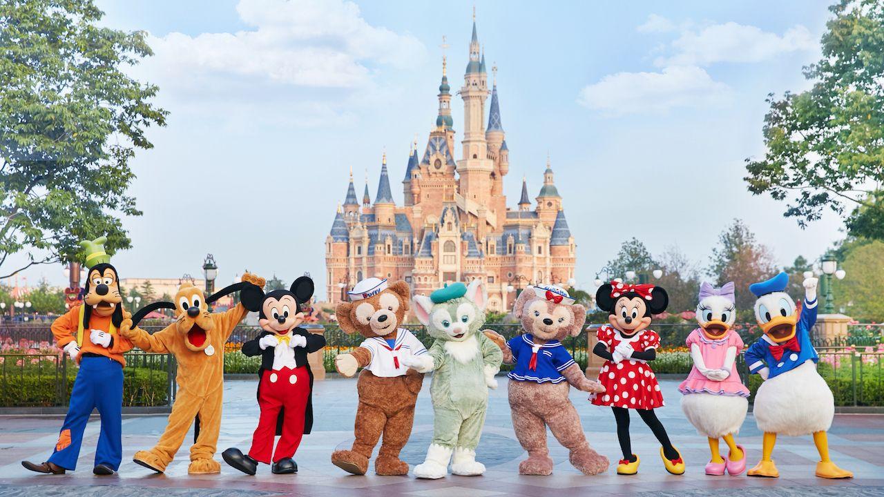 Disneyland Characters 2017 Logo - Shanghai Disney Resort Celebrates the Arrival of Duffy's Feline ...