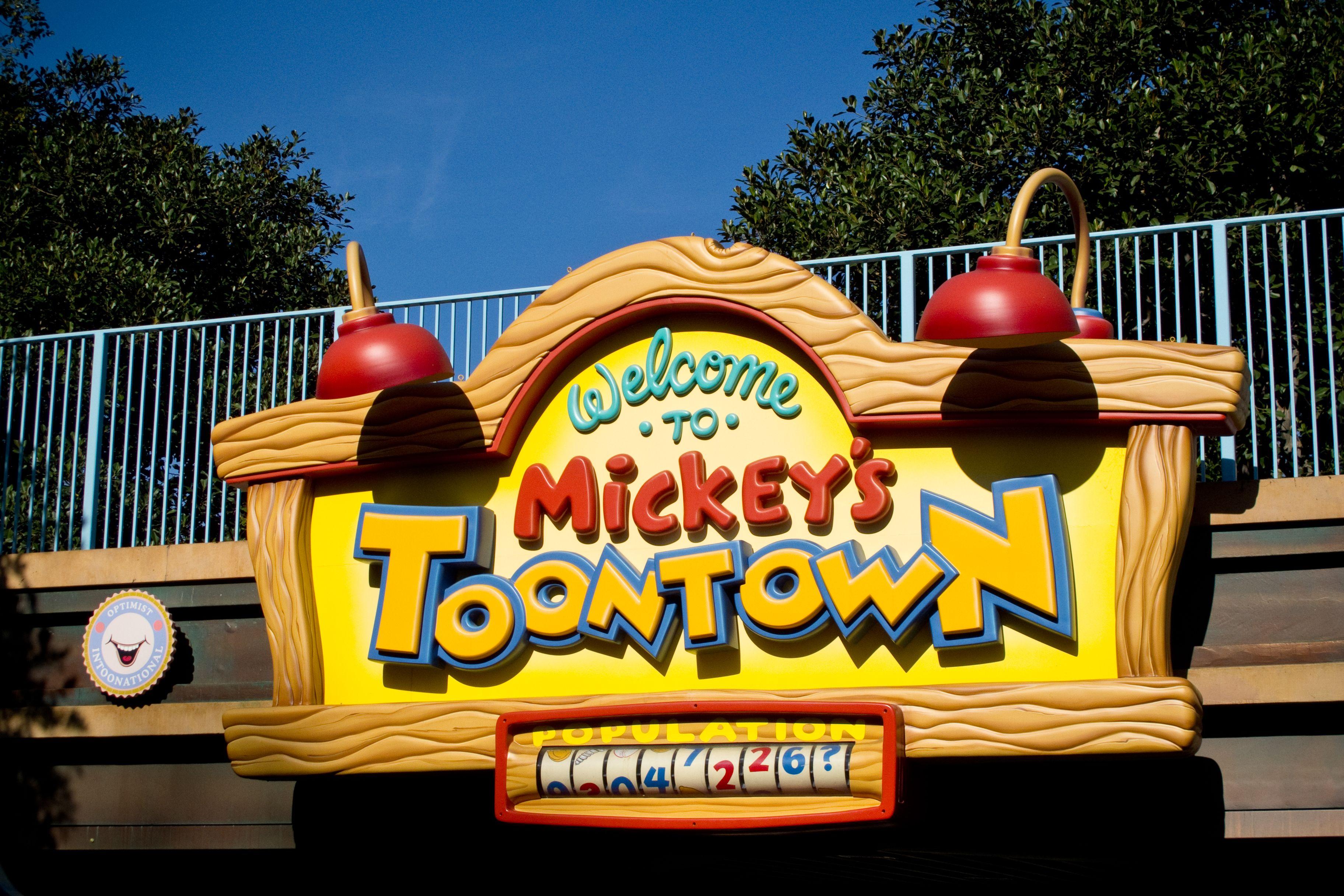 Disneyland Characters 2017 Logo - Mickey's Toontown