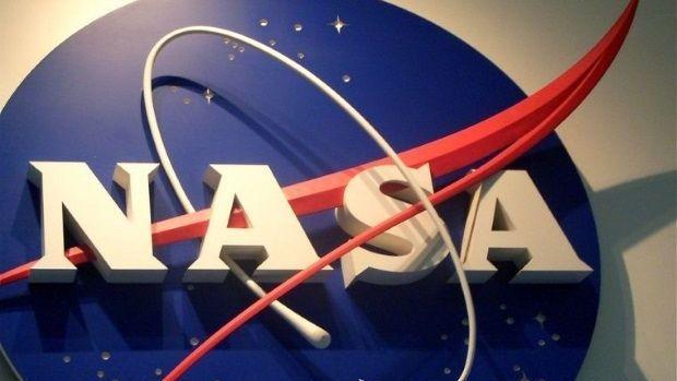 1st NASA Logo - NASA weighing risk of adding crew to megarocket's 1st flight ...
