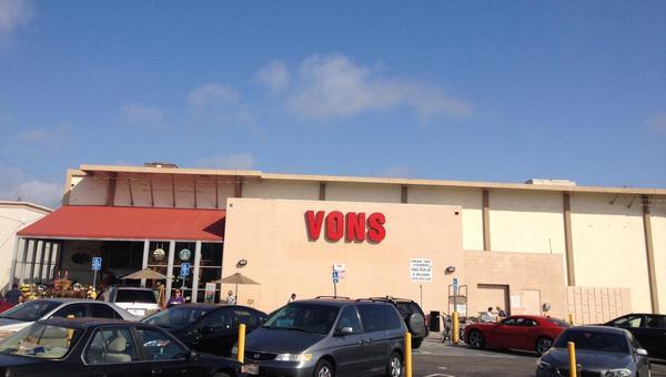 Vons Grocery Logo - Vons at 1311 Wilshire Blvd Santa Monica, CA. Weekly Ad, Grocery