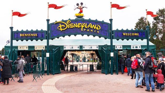 Disneyland Hotel Logo - Disneyland Paris Reveals Logo for Marvel-Themed Hotel New York ...