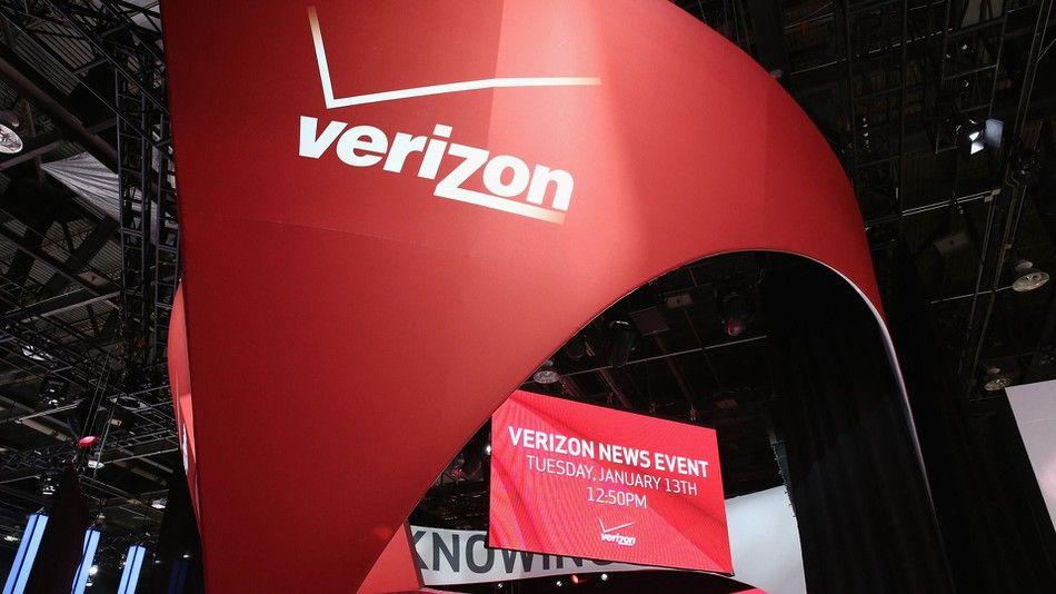 Red Check Mark Logo - Verizon's trademark red swoop becomes a sad, shrunken check mark