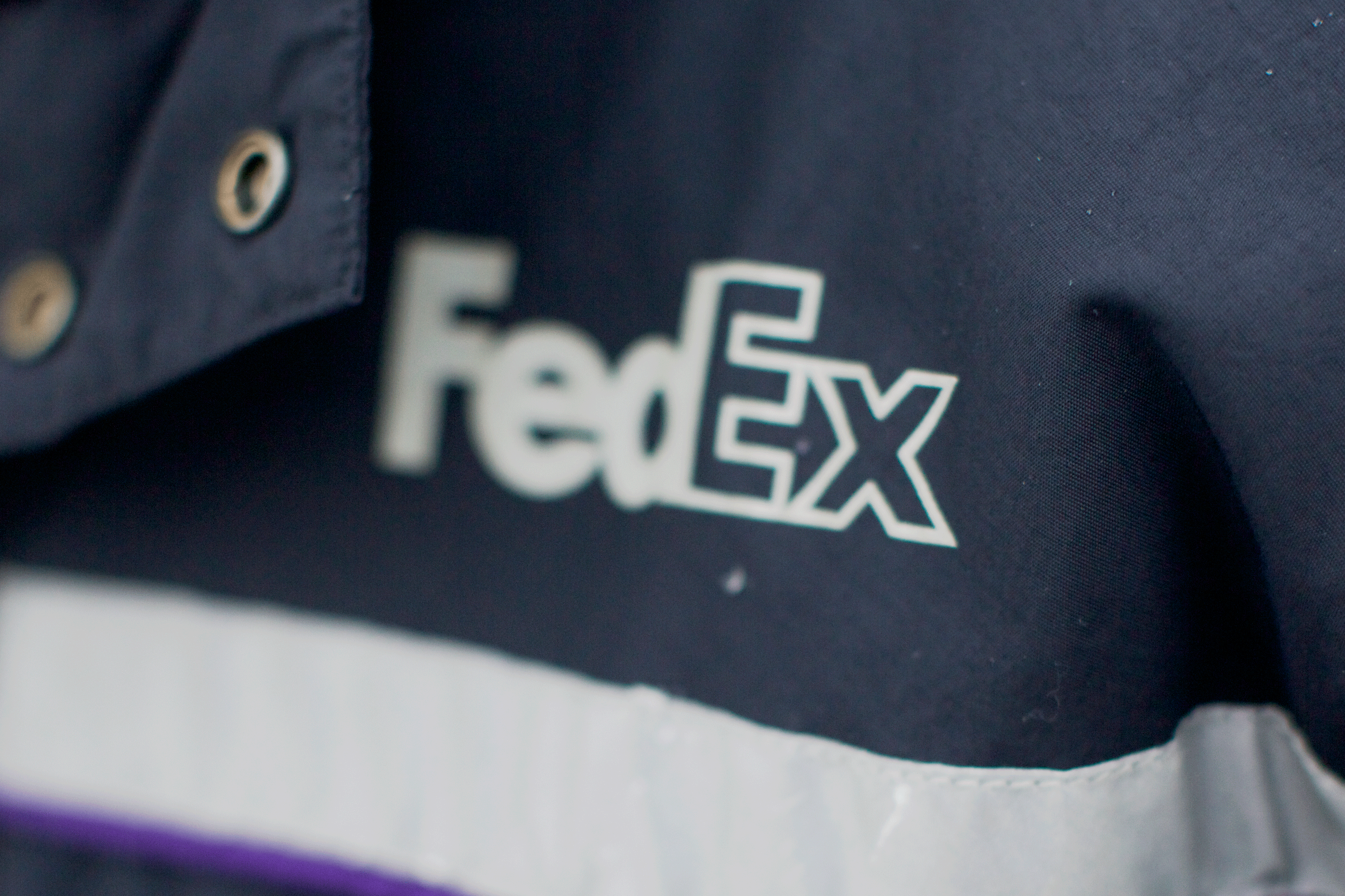 Holiday FedEx Logo - FedEx Forecasts Record Volume This Holiday Season