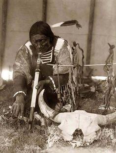 Indian Smoking Pipe Logo - Sioux Indian Smoking Pipe. Native American History. Native