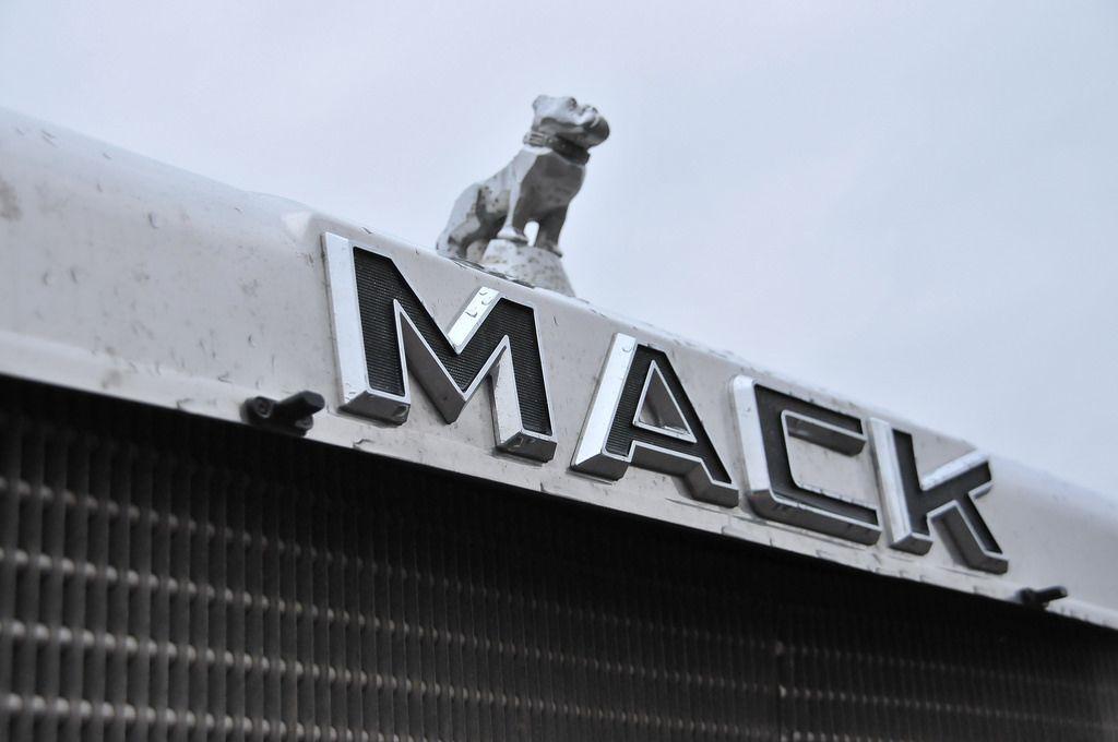 Mack Emblem Logo - MACK TRUCK BADGE EMBLEM & BULLDOG OTTAWA, ONTARIO 11-17-10… | Flickr