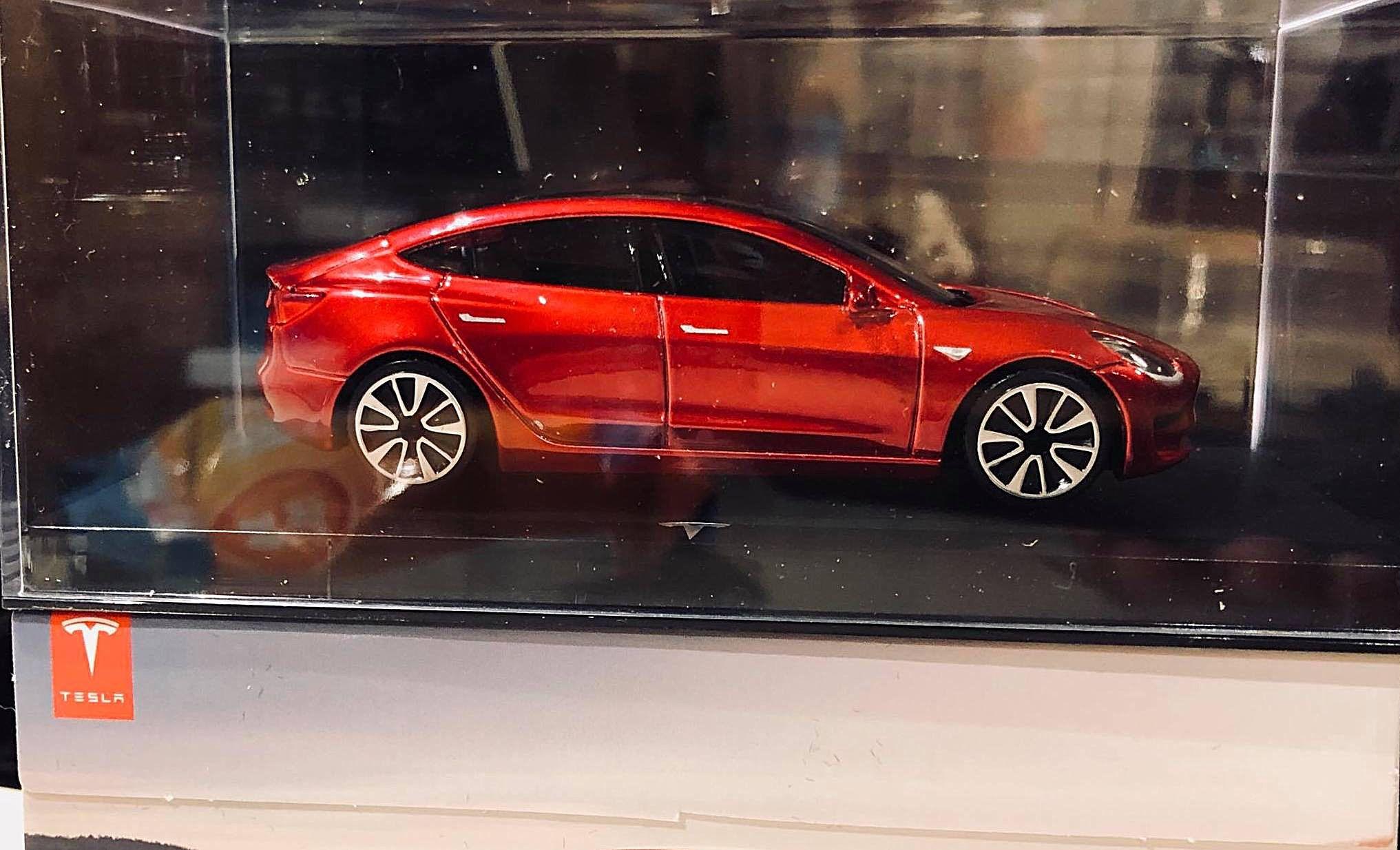 3 Line Red Car Logo - First look at Tesla's 