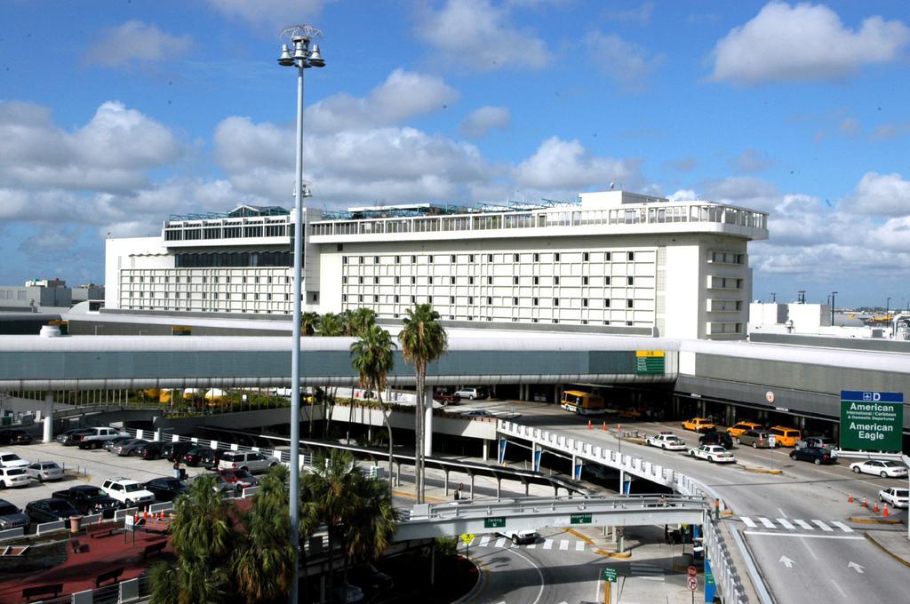 Miami International Airport Logo - Miami Intl Airport Hotel, FL - Booking.com
